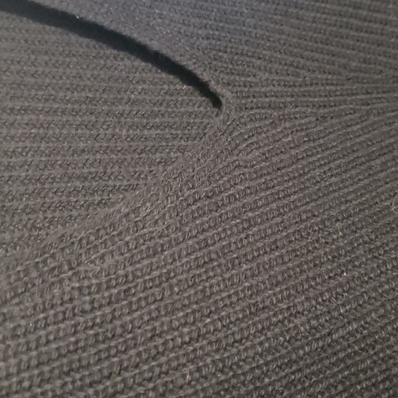 BP sweater - Picture 3 of 4